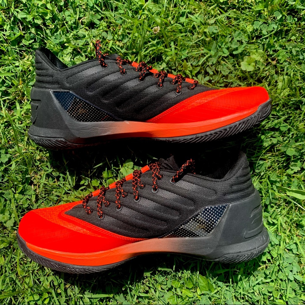 Under Armour SC Men’s 9 Basketball Shoes